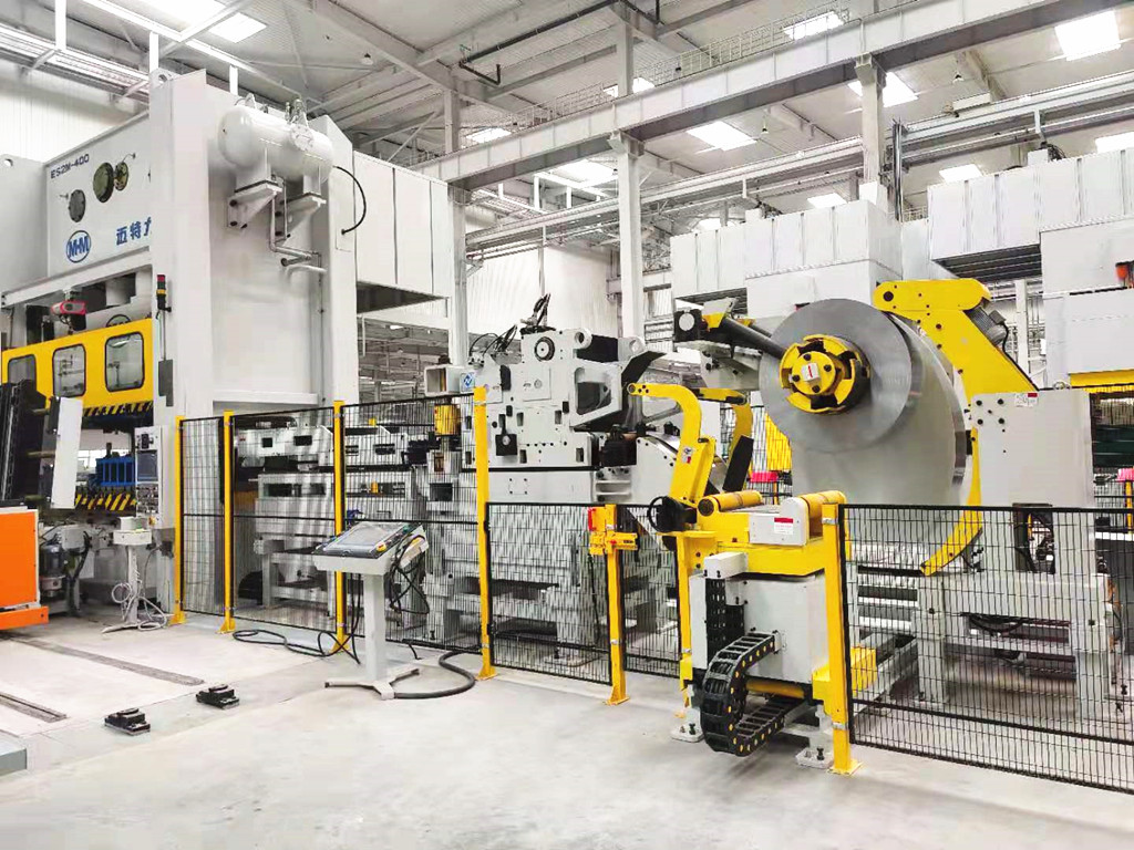 Coil Press Blanking Line para peças de estampagem automotiva está trabalhando na Changcheng Gourp Company