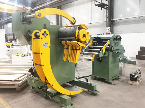 Hydraulic A máquina niveladora desenroladora GL-500H para estampagem de chapas metálicas é entregue no Reino Unido