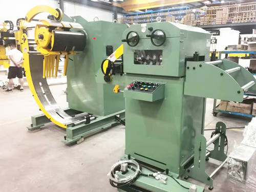 Máquina niveladora de desenrolador hidráulico GL-500H para estampagem de chapas metálicas é entregue no Reino Unido