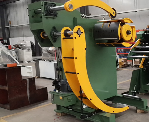 Hidráulico A máquina niveladora de desenrolador GL-500H para estampagem de chapas metálicas é entregue no Reino Unido