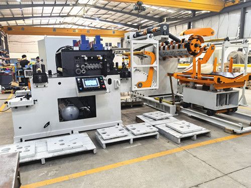 Linha de processamento de bobina de alimentador Nc nivelador para estampagem de aparelhos elétricos