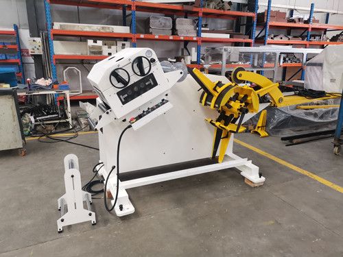 Desbobinador combinado Alisador 2 em 1 máquina GL-300F com entrega de braço de pressão para a Polônia