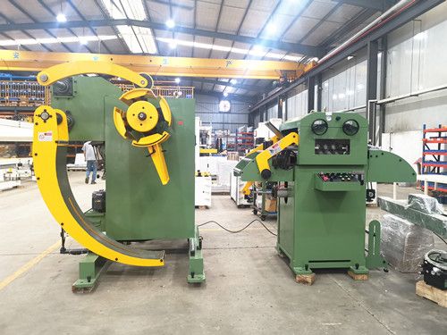 Máquina niveladora de desenrolador hidráulico GL-500H para entrega de estampagem de chapas metálicas para o Reino Unido