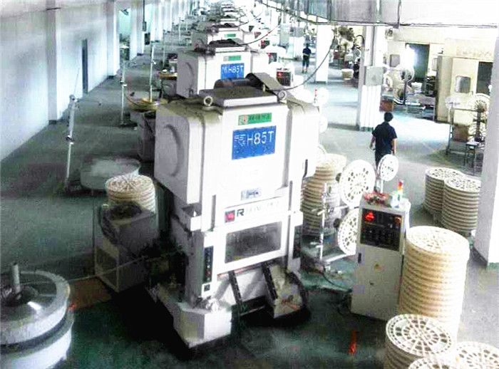 Linha de alimentação de pinças de alta velocidade