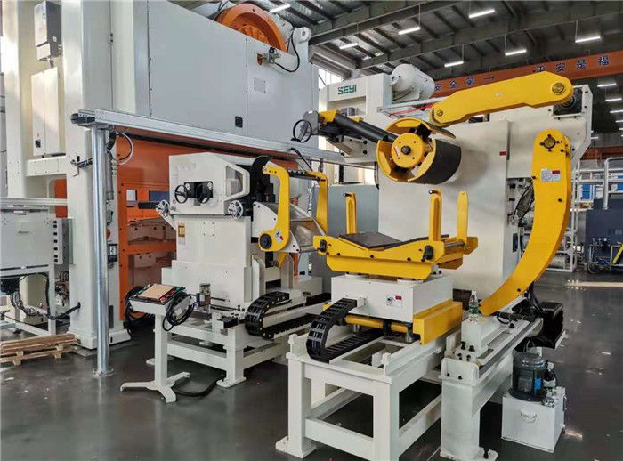 Terceira configuração para processamento de bobina de fechamento circular Terceira configuração para processamento de bobina de fechamento circular